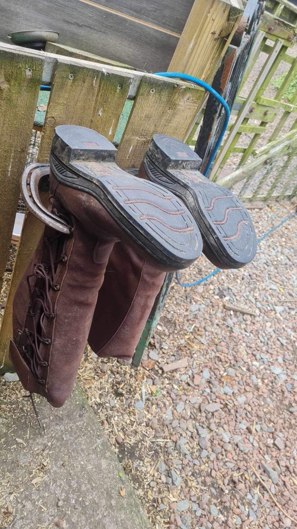 Horseshoe Boot holders